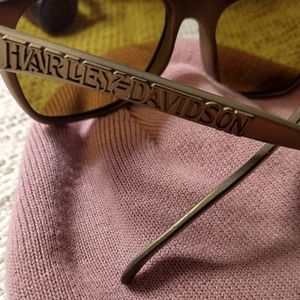 Harley/Davidson/Sunglasses/And/A/Pink/Harley/Davidson/Hat